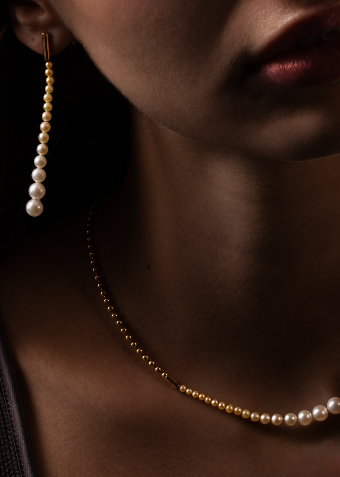 Sofie Lunøe campaign image Sequence earrrings & necklace gold & Akoya pearls