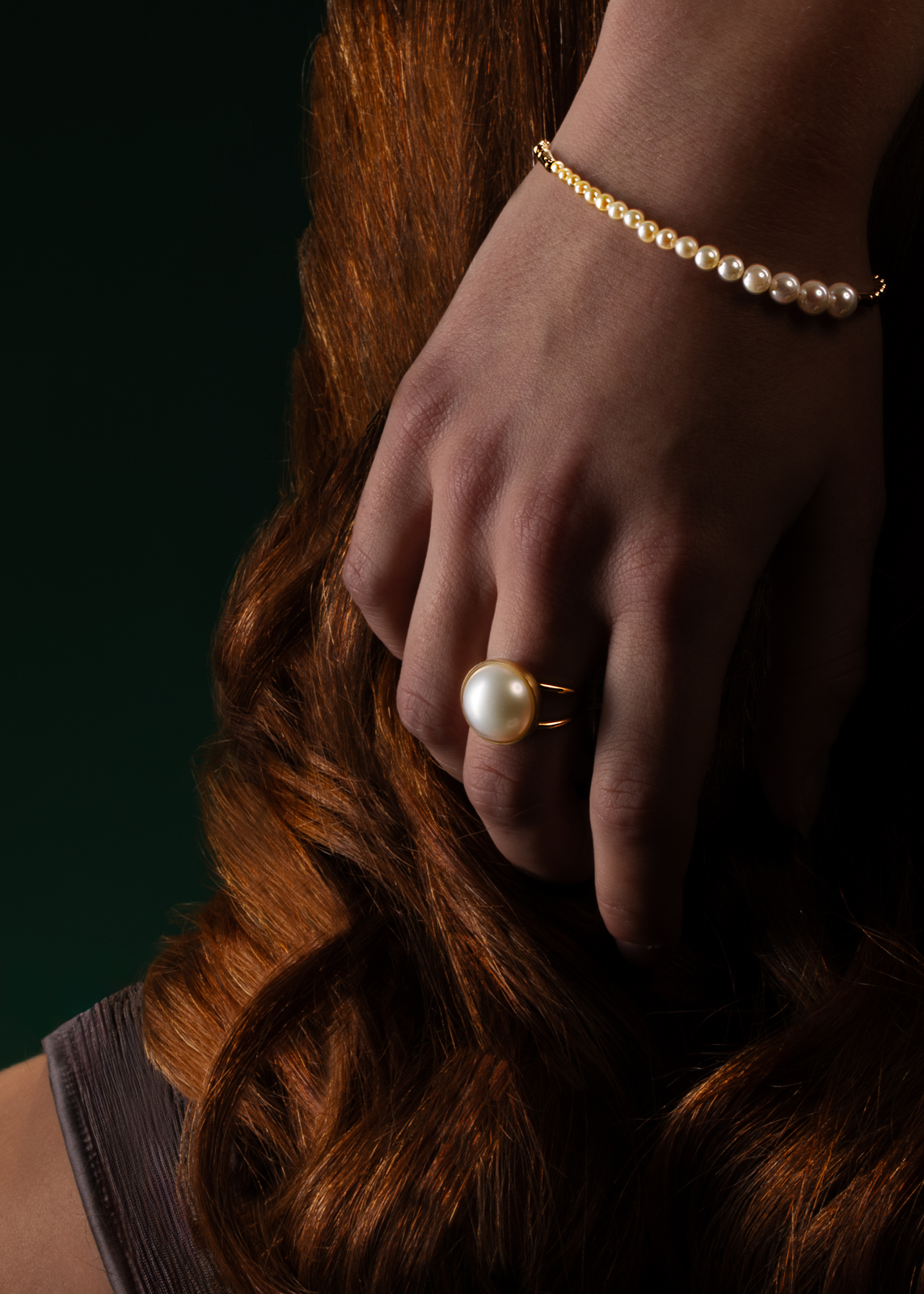 Sofie Lunøe campaign image Sequence bracelet gold & Akoya pearls & Half cut ring gold and South Sea pearl